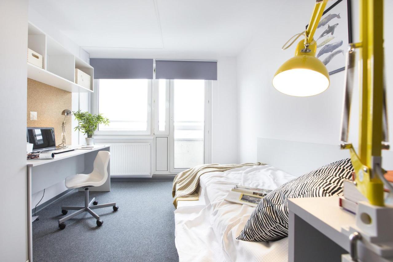 Chillout Dorm Poznan Aparthotel Exteriör bild