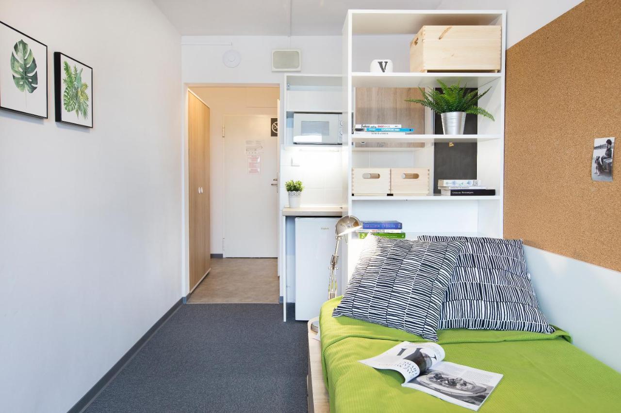 Chillout Dorm Poznan Aparthotel Exteriör bild